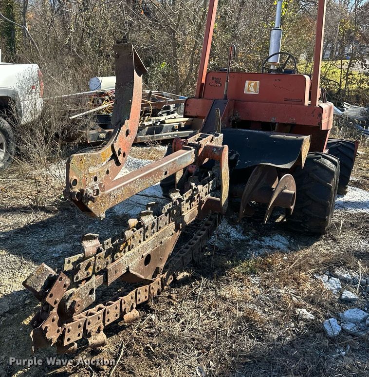 image for item DW2930 Ditch Witch 4010DD  trencher