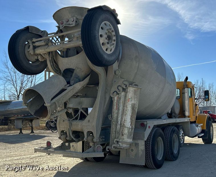 image for item EV9392 2004 Kenworth W900  ready mix truck