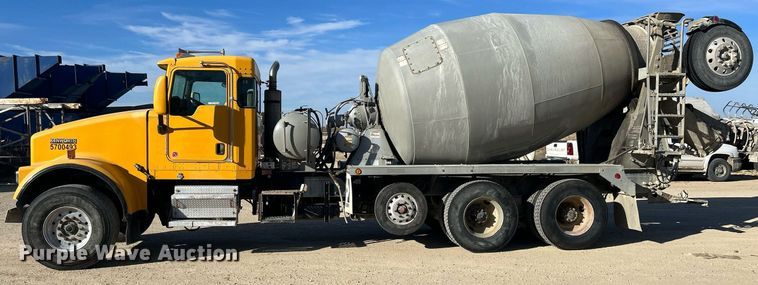 image for item EV9392 2004 Kenworth W900  ready mix truck