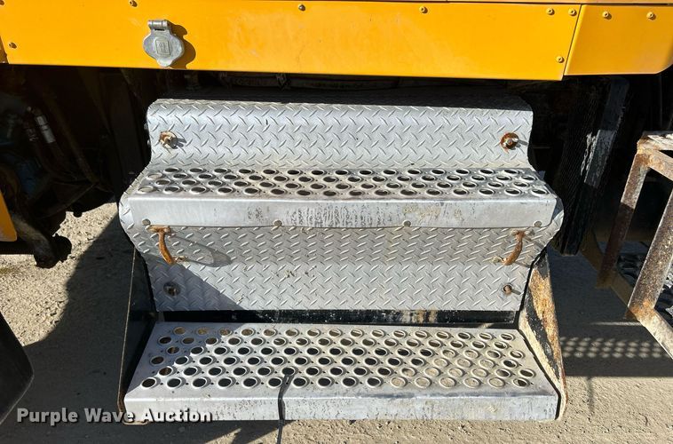 image for item EV9392 2004 Kenworth W900  ready mix truck