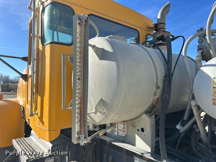 image for item EV9392 2004 Kenworth W900  ready mix truck