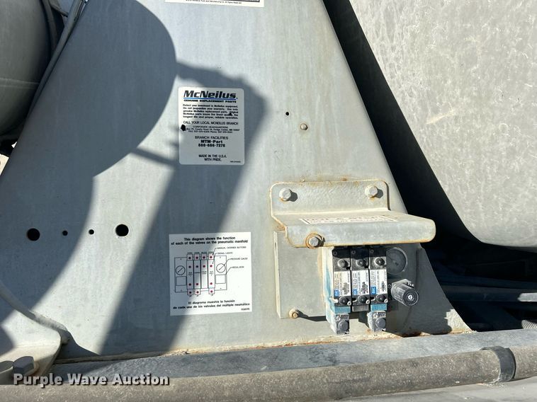 image for item EV9392 2004 Kenworth W900  ready mix truck