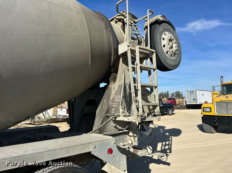 image for item EV9392 2004 Kenworth W900  ready mix truck