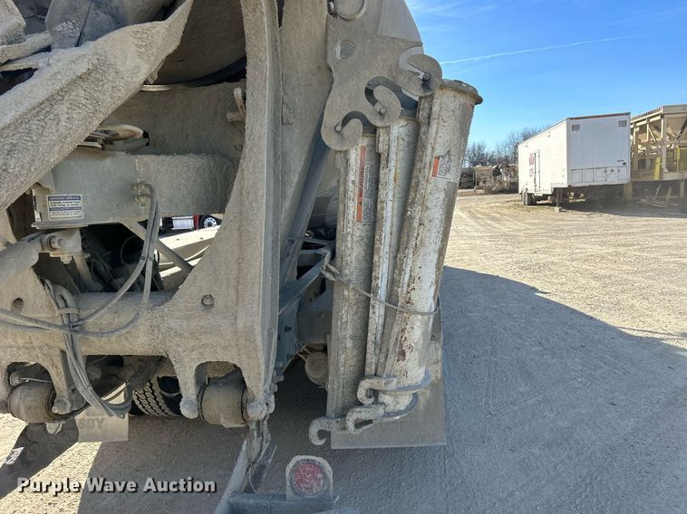 image for item EV9392 2004 Kenworth W900  ready mix truck