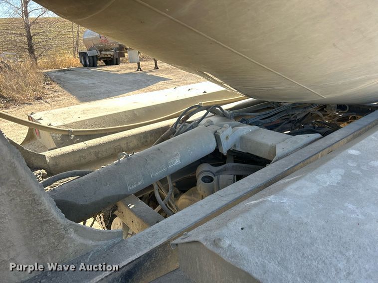 image for item EV9392 2004 Kenworth W900  ready mix truck