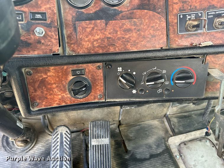 image for item EV9392 2004 Kenworth W900  ready mix truck