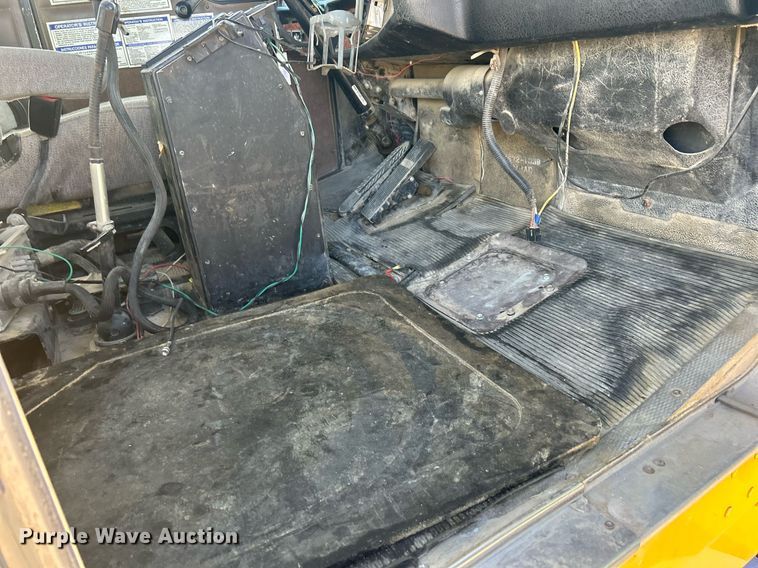 image for item EV9392 2004 Kenworth W900  ready mix truck