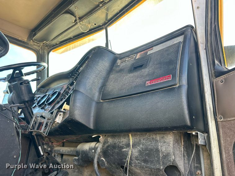 image for item EV9392 2004 Kenworth W900  ready mix truck