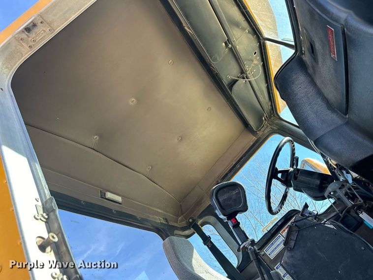 image for item EV9392 2004 Kenworth W900  ready mix truck