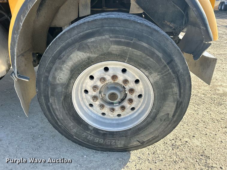 image for item EV9392 2004 Kenworth W900  ready mix truck