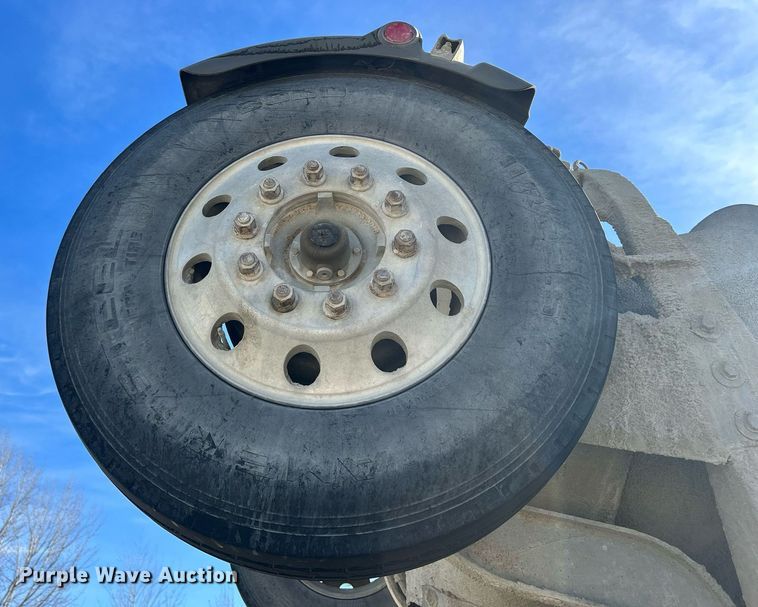 image for item EV9392 2004 Kenworth W900  ready mix truck