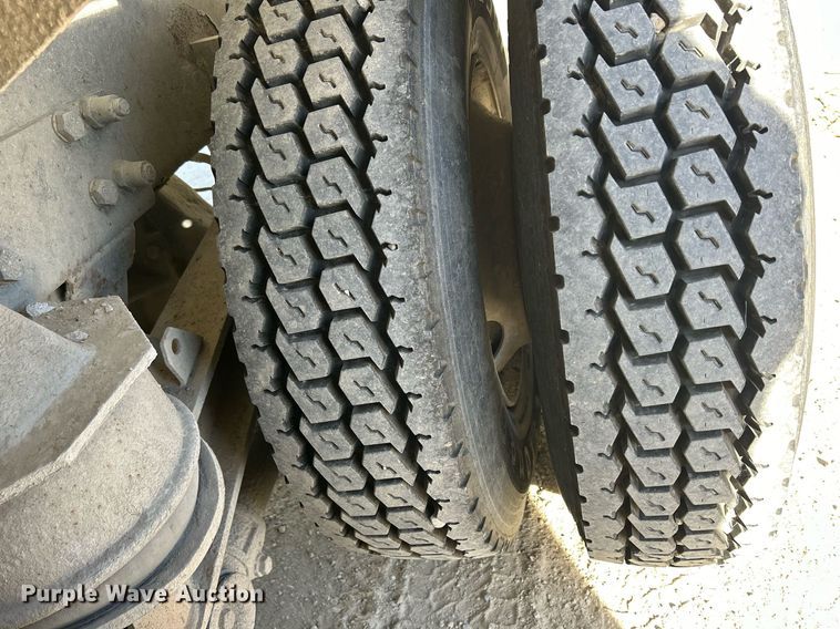 image for item EV9392 2004 Kenworth W900  ready mix truck