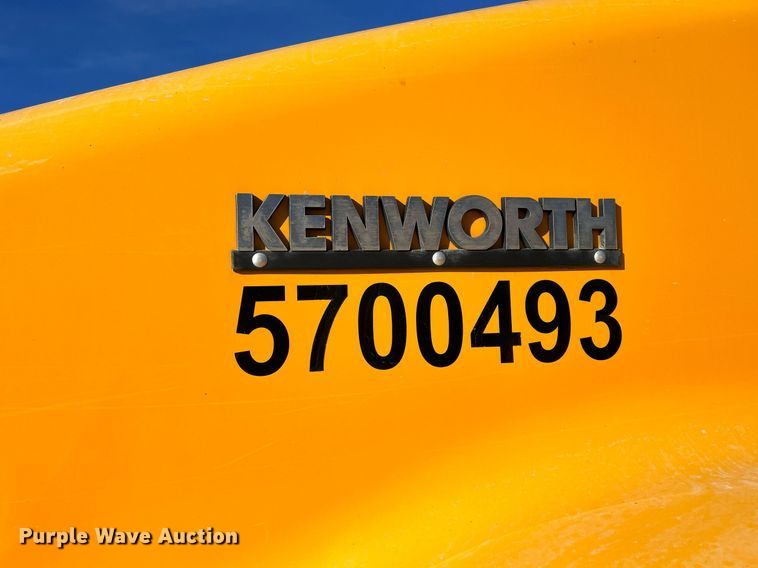 image for item EV9392 2004 Kenworth W900  ready mix truck