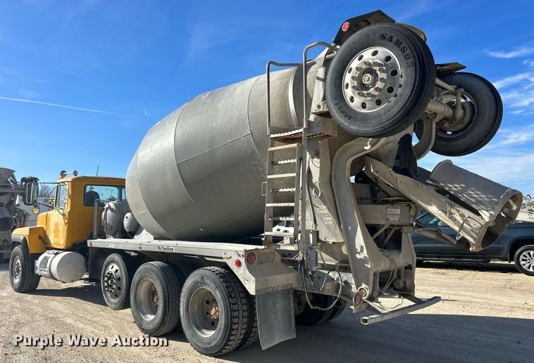 image for item EV9393 1998 Mack RD600  ready mix truck