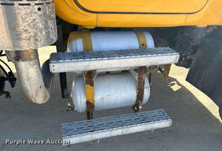 image for item EV9393 1998 Mack RD600  ready mix truck