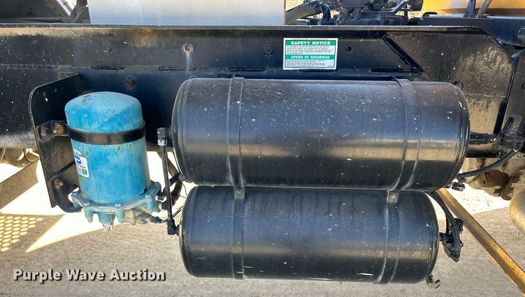 image for item EV9393 1998 Mack RD600  ready mix truck