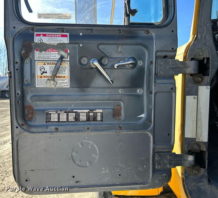 image for item EV9393 1998 Mack RD600  ready mix truck