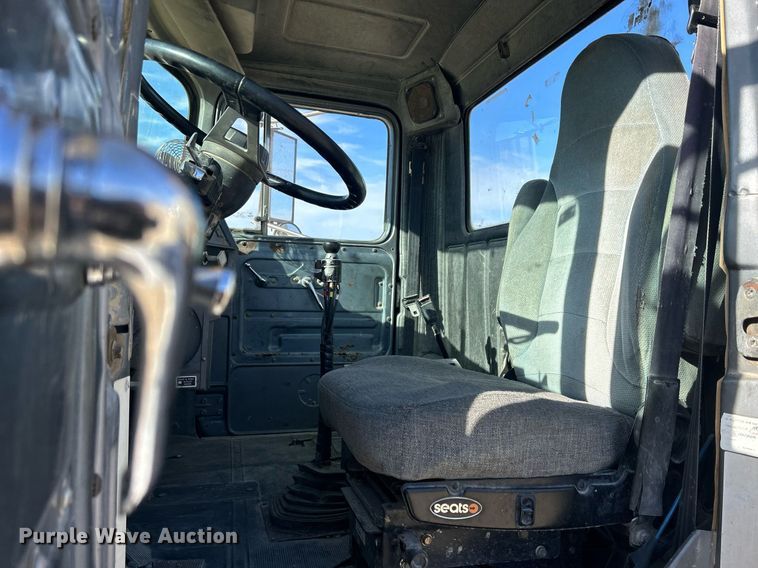 image for item EV9393 1998 Mack RD600  ready mix truck