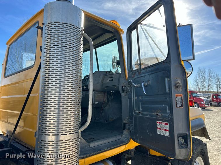 image for item EV9393 1998 Mack RD600  ready mix truck