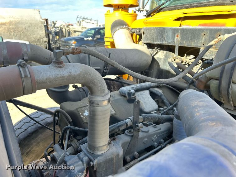 image for item EV9393 1998 Mack RD600  ready mix truck