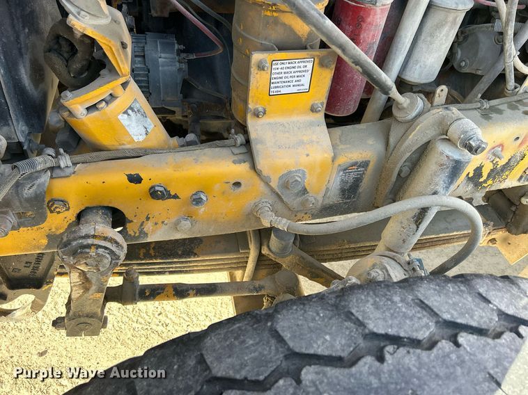 image for item EV9393 1998 Mack RD600  ready mix truck