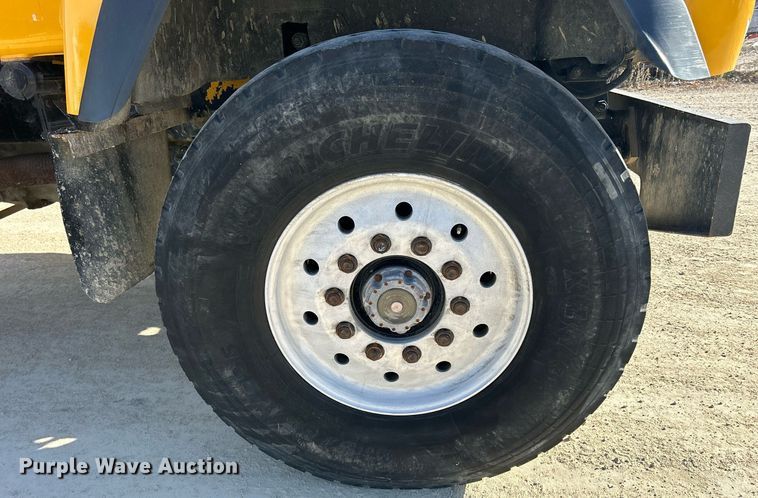 image for item EV9393 1998 Mack RD600  ready mix truck