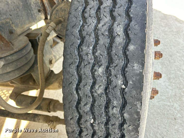 image for item EV9393 1998 Mack RD600  ready mix truck