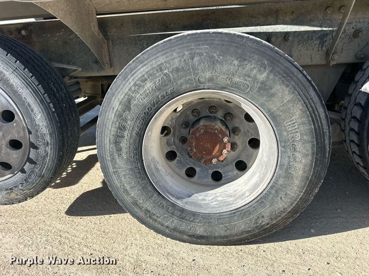 image for item EV9393 1998 Mack RD600  ready mix truck