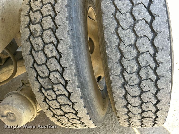 image for item EV9393 1998 Mack RD600  ready mix truck