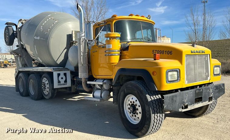 image for item EV9394 1998 Mack RD600  ready mix truck
