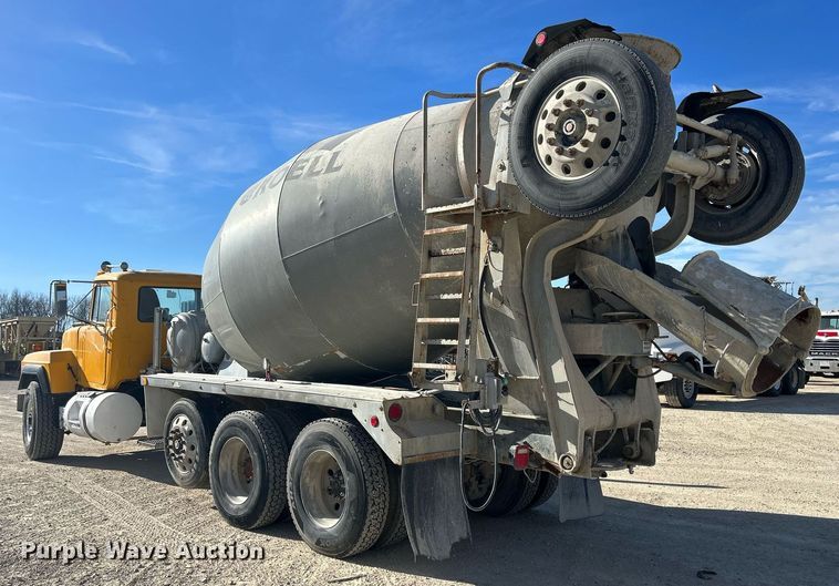 image for item EV9394 1998 Mack RD600  ready mix truck