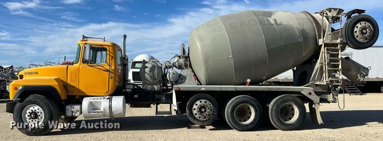 image for item EV9394 1998 Mack RD600  ready mix truck