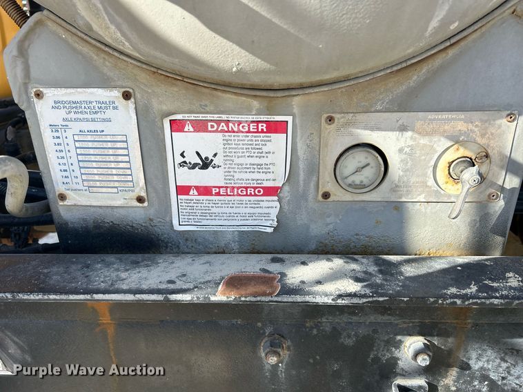 image for item EV9394 1998 Mack RD600  ready mix truck