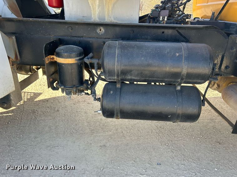 image for item EV9394 1998 Mack RD600  ready mix truck