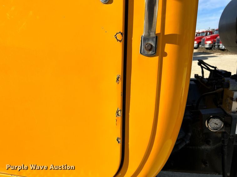 image for item EV9394 1998 Mack RD600  ready mix truck