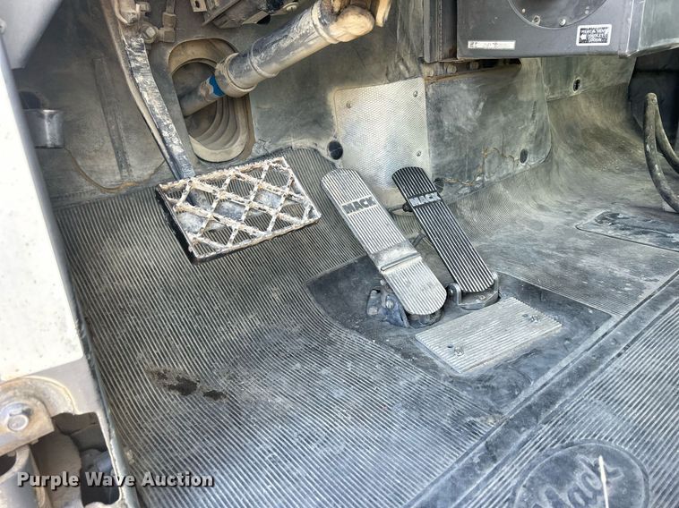 image for item EV9394 1998 Mack RD600  ready mix truck