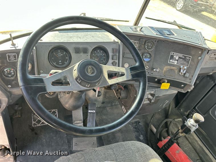 image for item EV9394 1998 Mack RD600  ready mix truck