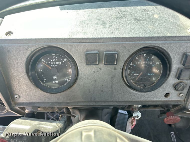 image for item EV9394 1998 Mack RD600  ready mix truck