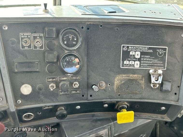 image for item EV9394 1998 Mack RD600  ready mix truck