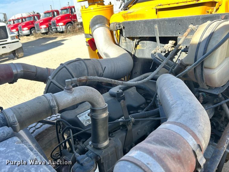 image for item EV9394 1998 Mack RD600  ready mix truck