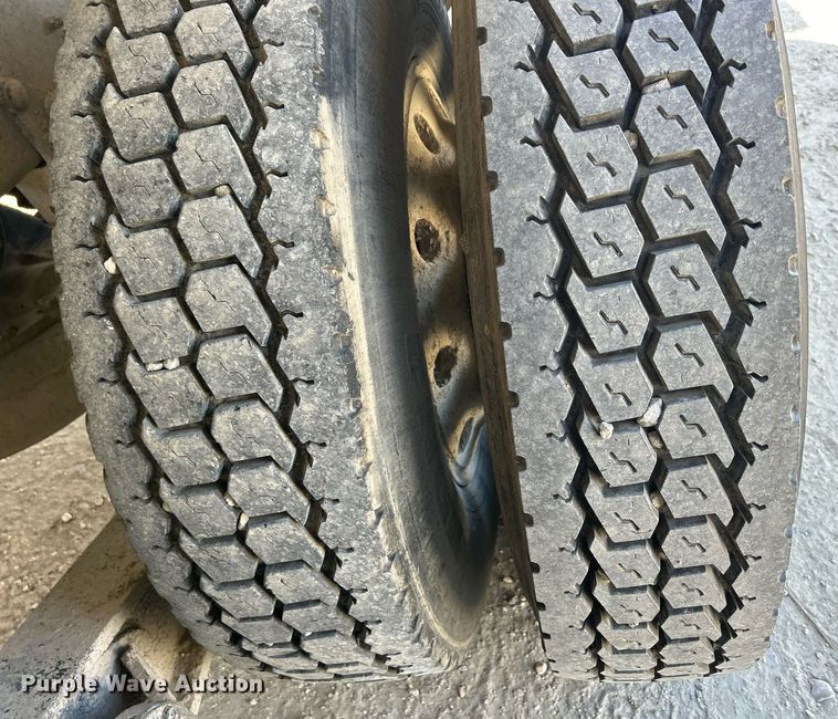 image for item EV9394 1998 Mack RD600  ready mix truck