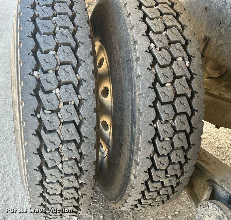 image for item EV9394 1998 Mack RD600  ready mix truck