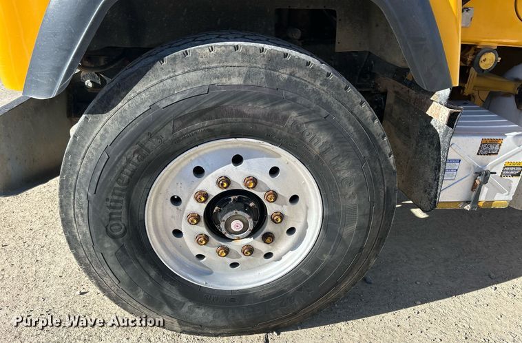 image for item EV9394 1998 Mack RD600  ready mix truck