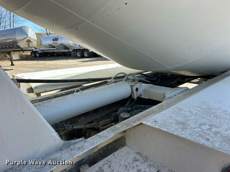 image for item EV9395 2004 Sterling LT9500  ready mix truck