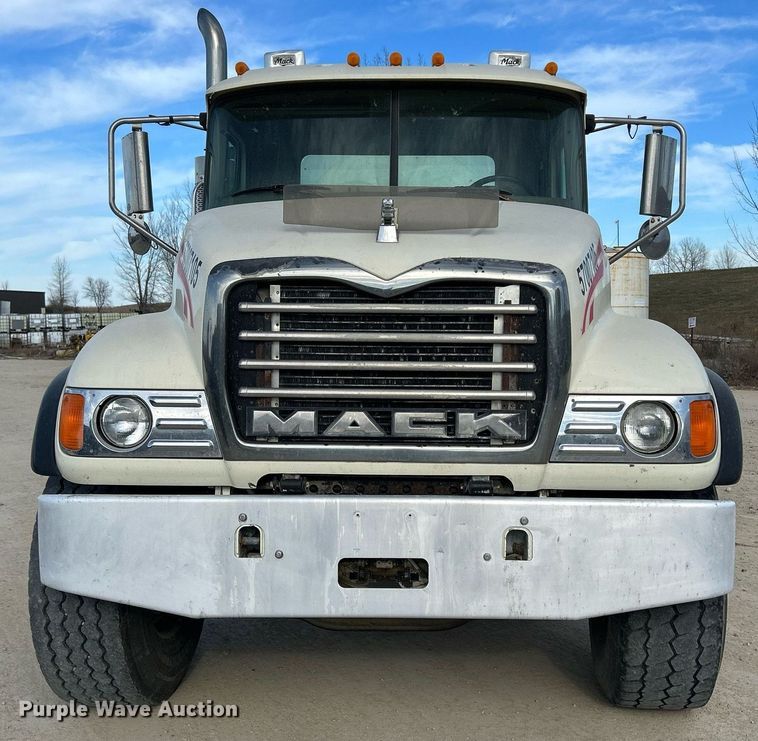 image for item EV9396 2007 Mack CV513  ready mix truck