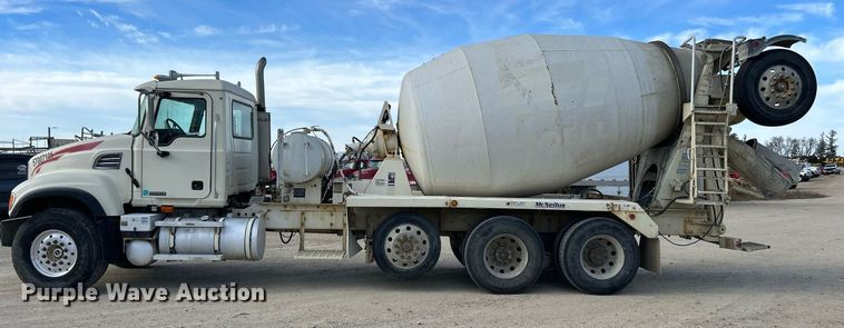 image for item EV9396 2007 Mack CV513  ready mix truck