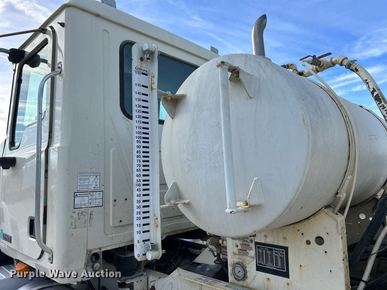 image for item EV9396 2007 Mack CV513  ready mix truck