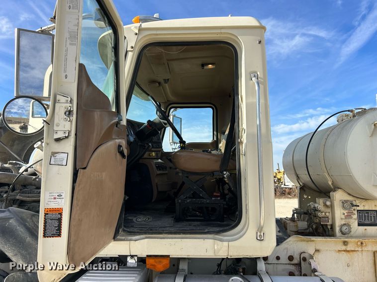 image for item EV9396 2007 Mack CV513  ready mix truck