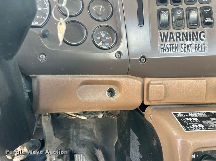 image for item EV9396 2007 Mack CV513  ready mix truck