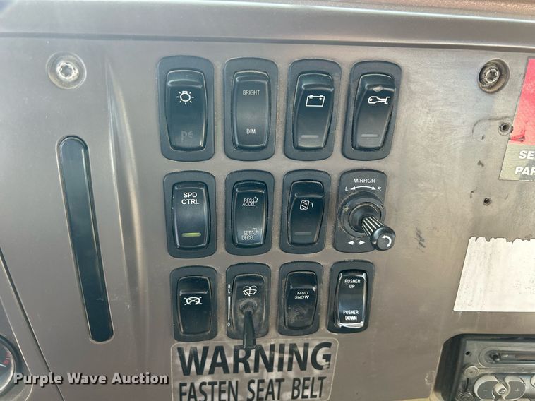 image for item EV9396 2007 Mack CV513  ready mix truck